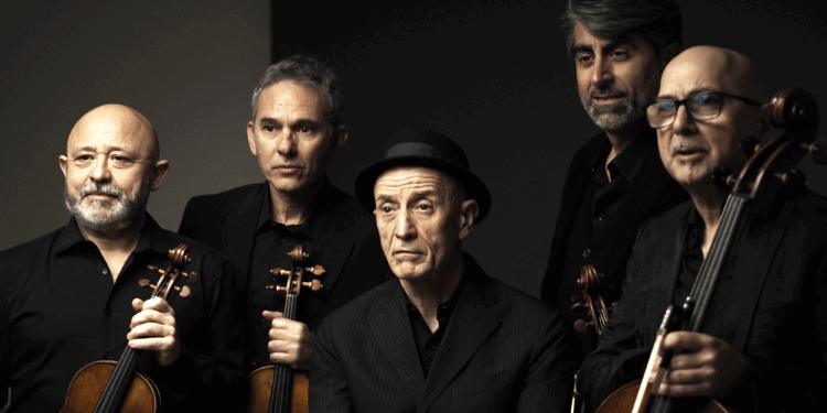 RESTATE A NAPOLI: IL FERRAGOSTO IN PIAZZA PLEBISCITO CON PEPPE SERVILLO & SOLIS STRING QUARTET