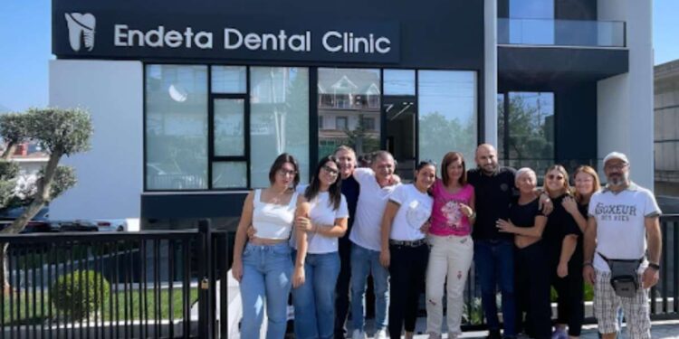 Viaggiare per un Sorriso Perfetto: Perché Sempre Più Italiani Scelgono la Cura Dentale all’Estero