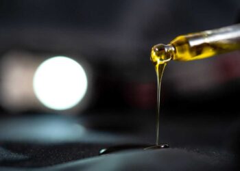 Olio di CBD: benefici, usi pratici e consigli per sceglierlo in sicurezza