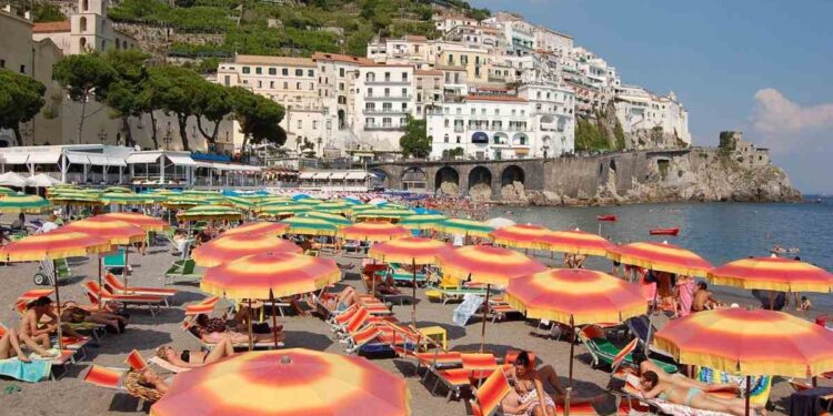 Assobalneari, spiagge affollate solo la domenica