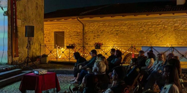 Il margine al centro: a Forme il cinema resiste con il Garofano Rosso Film Festival 2025