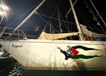 Gaza – Global Sumud Flotilla Laika dipinge le navi a Barcellona