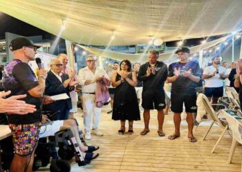 Grande successo a Scoglitti per il Torneo Open di Beach Tennis: sport e solidarietà per AISLA
