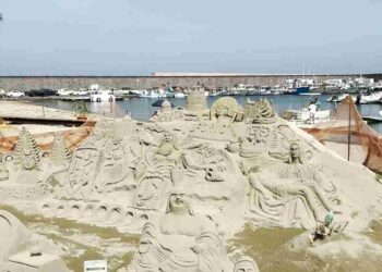 SCULTURE DI SABBIA A FORIO: LE OPERE DELL’ARTISTA ANTONIO IANNINI APPREZZATE DA MIGLIAIA DI TURISTI