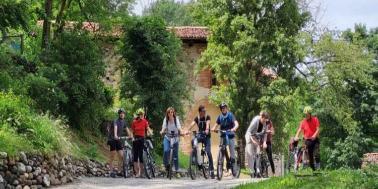 La Valle Olona in bicicletta: domenica 19 ottobre percorso guidato gratuito dal monastero di Torba a Tradate