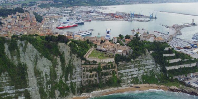 Ancona, crocevia di cultura sul mare, candidata a Capitale Italiana della Cultura 2028