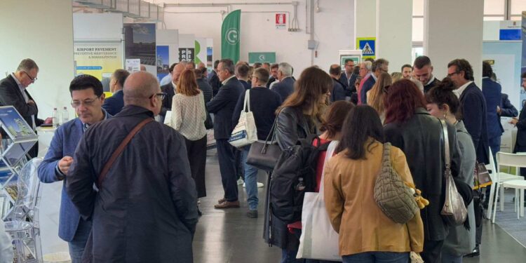 Innovazione e sostenibilità delle strade protagoniste ad Asphaltica World 2025. Boom di presenze per la prima edizione a Bari