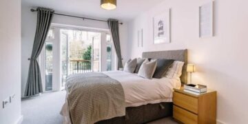 Stile minimalista: linee pulite, colori neutri e funzionalità nell’arredamento interni