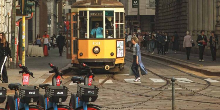 Roma vs Milano: due città, due stili di mobilità – Lo studio