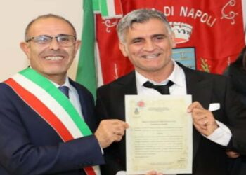 CASOLA DI NAPOLI: CITTADINANZA ONORARIA ALL’ATTORE ANGELO IANNELLI, PULCINELLA ALTRUISTA E SOLIDALE