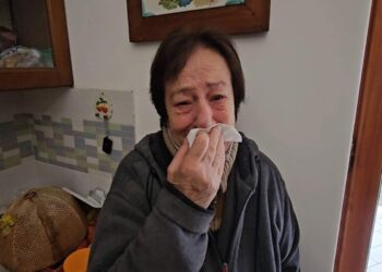 ABBATTIMENTI, NONNA ERSILIA IN LACRIME: “MIO MARITO COLPITO DA INFARTO, SE VENGONO LE RUSPE MORIAMO”