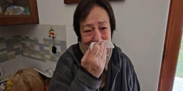 ABBATTIMENTI, NONNA ERSILIA IN LACRIME: “MIO MARITO COLPITO DA INFARTO, SE VENGONO LE RUSPE MORIAMO”