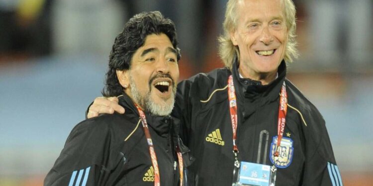 LA VITA DI MARADONA RACCONTATA DA SIGNORINI: “HA DIFESO NAPOLI E I NAPOLETANI DAL RAZZISMO”