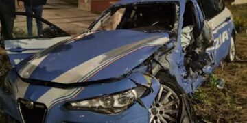 Napoli: poliziotto muore durante il servizio in Volante