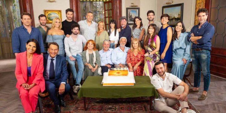 DOMANI AL MATERA FILM FESTIVAL – il cast di UN POSTO AL SOLE e due puntate in anteprima, il libro di MAURIZIO DE GIOVANNI e tanto altro