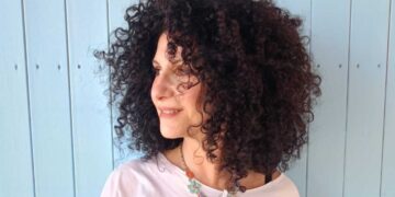 IVANA GIUGLIANO AGLI “APERI…LIBRI” DEL LORI’ A CAVA DE’ TIRRENI GIOVEDI’ 18 DICEMBRE