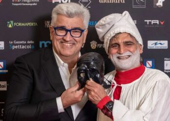 AL “PULCINELLA FILM FESTIVAL” LA PRIMA MOSTRA FOTOGRAFICA DEL PULCINELLA UMANO ANGELO IANNELLI