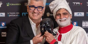 AL “PULCINELLA FILM FESTIVAL” LA PRIMA MOSTRA FOTOGRAFICA DEL PULCINELLA UMANO ANGELO IANNELLI