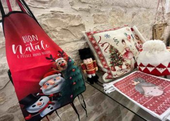 Natale 2025: l’artigianato e il fatto a mano tra moda e arredamento secondo Rosaria Coscia de Il Tocco di Minerva