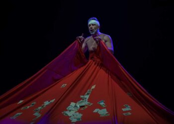 Al Castello Macchiaroli di Teggiano in scena lo spettacolo “Traccia di Mamma”. Venerdì 5 dicembre ore 20.30