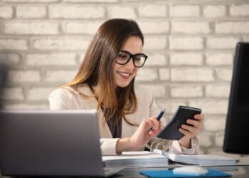 Calcolare prima dell’era digitale: come si calcola senza errori e perché oggi la calcolatrice è diventata indispensabile