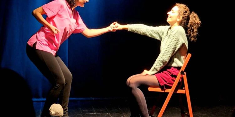 A NAPOLI CONNUBIO TRA FISIOTERAPIA E TEATRO: AL CORTÉSE DI SCENA RAPPRESENTAZIONE SULLA VULVODINIA