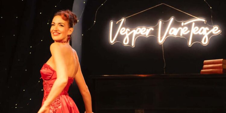 AL TEATRO IVELISE IL NUOVO ANNO SI APRE CON IL BURLESQUE “Vesper’s VarieTease – Drive-in edition ”