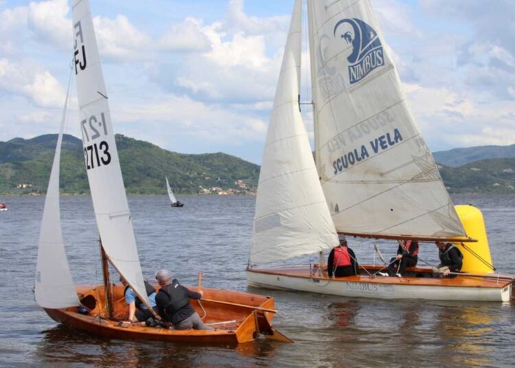 In Toscana “Le Vele Classiche di Puccini”, aperte le iscrizioni alla terza edizione. Sul Lago di Massaciuccoli il 25 e 26 aprile 2026