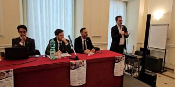 ORDINE FISIOTERAPISTI DI NAPOLI E ANIMASS CELEBRANO SINDROME SJÖGREN: INAUGURATA PANCHINA AZZURRA