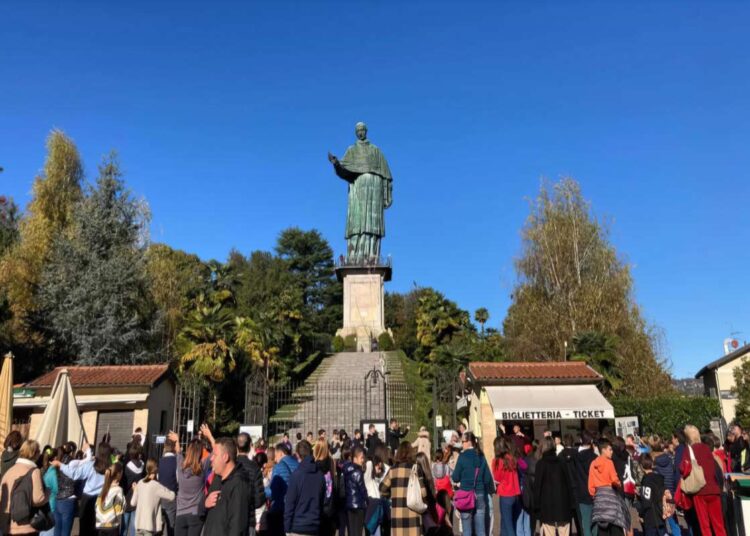 Arona: dal primo maggio quattro appuntamenti guidati per conoscere la storia del Colosso di San Carlo Borromeo sul Lago Maggiore