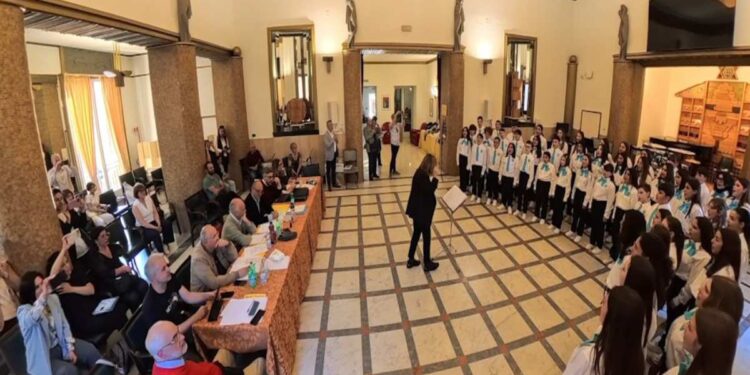 NOTE DI CLASSE A LANCIANO: DOPPIO PRIMO PREMIO PER IL CORO DELL’ISTITUTO COMPRENSIVO BARANO-SERRARA