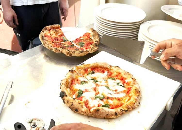 ISCHIA, STUDENTI DEL “TELESE”A LEZIONE PER IMPARARE L’ARTE DELLA VERACE PIZZA NAPOLETANA