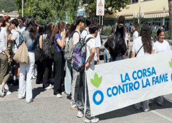 ISCHIA, STUDENTI IN CORSA CONTRO LA FAME E LA POVERTA’ NEL MONDO E CONTRO LO SPRECO ALIMENTARE