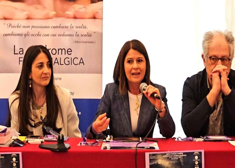 FIBROMIALGIA, IL GRIDO DI DOLORE DEI PAZIENTI: “ABBIAMO BISOGNO DI PERCORSI DI DIAGNOSI E CURA”