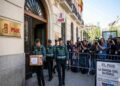 Terremoto in Spagna: la Guardia Civil nella sede del PSOE. Sánchez blinda il governo: «Massima fermezza, ma nessuna elezione anticipata»