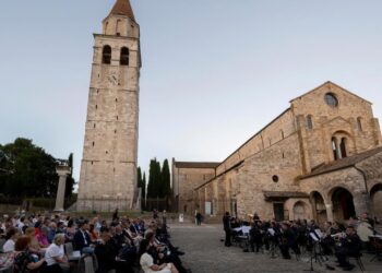 La “Bibbia di Aquileia” diventa ambasciatrice dell’Italia e del Friuli con la nuova copia facsimilare realizzata dallo Scriptorium Foroiuliense