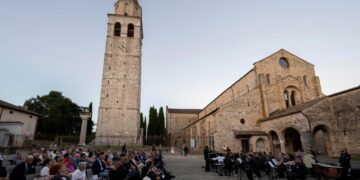 La “Bibbia di Aquileia” diventa ambasciatrice dell’Italia e del Friuli con la nuova copia facsimilare realizzata dallo Scriptorium Foroiuliense