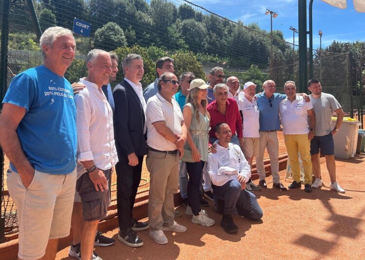 NAPOLI, TERMINATO TORNEO INTERORDINI DI TENNIS: 1° E 2° POSTO PER I MEDICI, TERZI I FISIOTERAPISTI