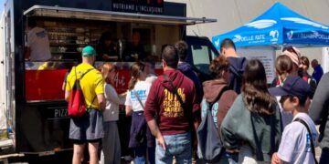 PizzAutobus, il Food Truck dei ragazzi con autismo a Busto Garolfo davanti alla sede Bcc per pranzo venerdì 12 giugno
