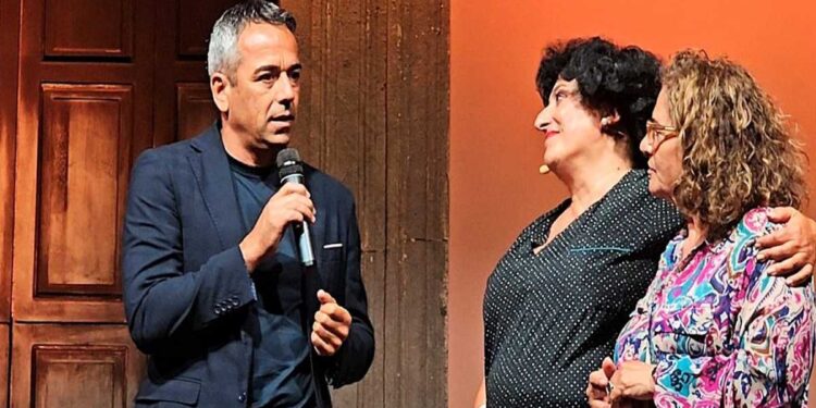 “VIVA MARIA”, UNA STREPITOSA LUCIANNA DE FALCO FA RIVIVERE IL MITO DI MARIA DEL BAR INTERNAZIONALE