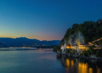 Visita guidata e concerto all’Eremo di Santa Caterina del Sasso con il Doré Quartet in viaggio tra Vienna e America il 6 agosto