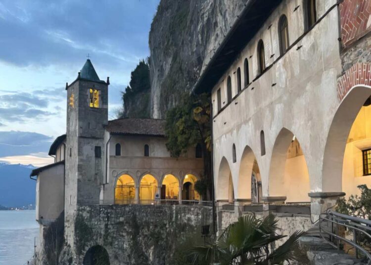 Vivere l’Eremo di Santa Caterina del Sasso al mattino con colazione e visita guidata dal 27 agosto al 6 settembre