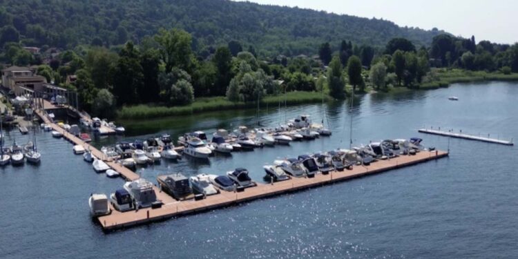 I Riva storici sul Lago Maggiore, dal 10 al 13 settembre 2026 torna il Trofeo Carlo Riva alla Marina di Lisanza