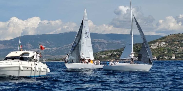Il J24 pugliese Jebedee vince la tappa del Circuito Nazionale J24 ad Agropoli