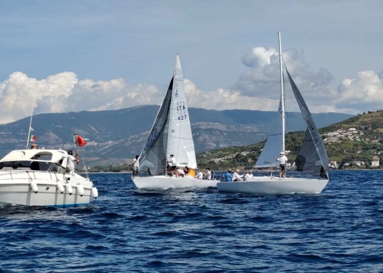 Il J24 pugliese Jebedee vince la tappa del Circuito Nazionale J24 ad Agropoli