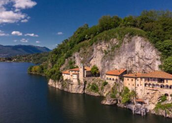 Navetta gratuita culturale a settembre dall’Eremo di Santa Caterina del Sasso a Leggiuno fino ad ispra e ritorno