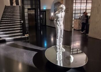 Pompei, attraverso il mito di Narciso Nello Petrucci interroga l’identità contemporanea