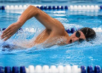 Perché il nuoto è l’unico sport che fa davvero bene a qualsiasi età
