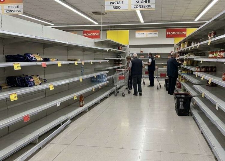Sciopero dei trasportatori in Campania: l’Irpinia fa i conti con gli scaffali vuoti nei supermercati