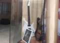La chitarra di Davide Lo Surdo in mostra al Museo Nazionale della Musica di Cuba